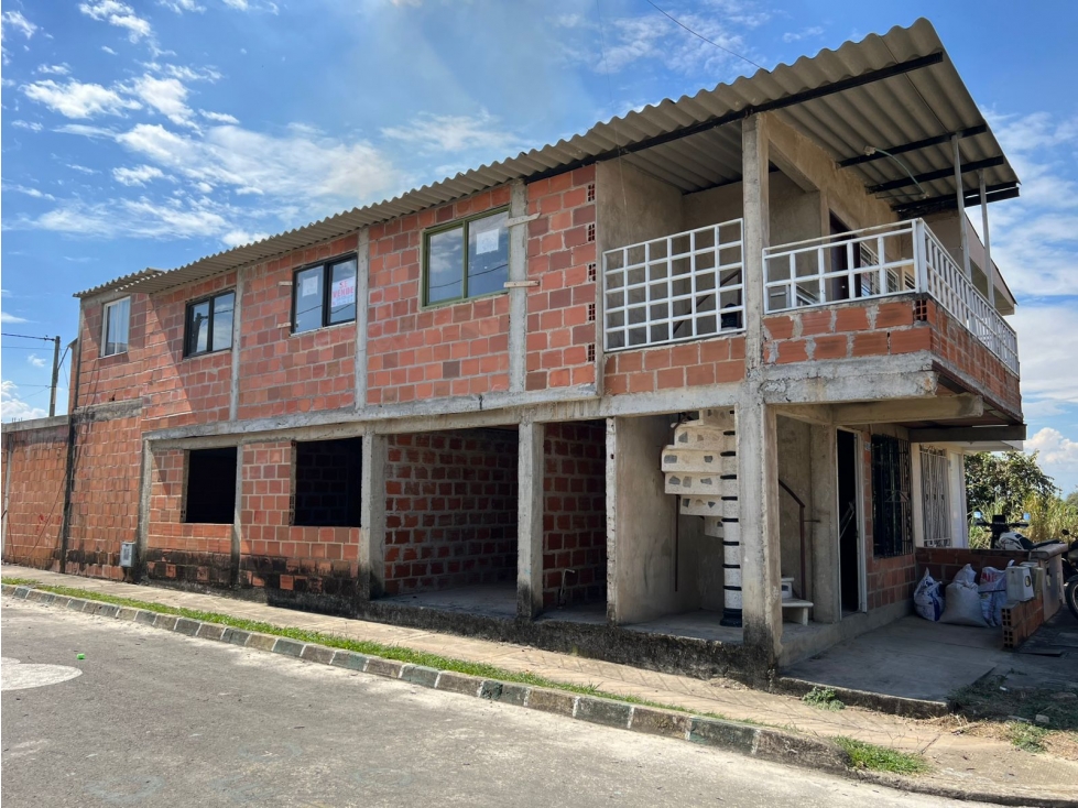 CASA EN VENTA 2 PISOS VEHICULAR OBRA GRIS PAISAJE DE LAS FLORES