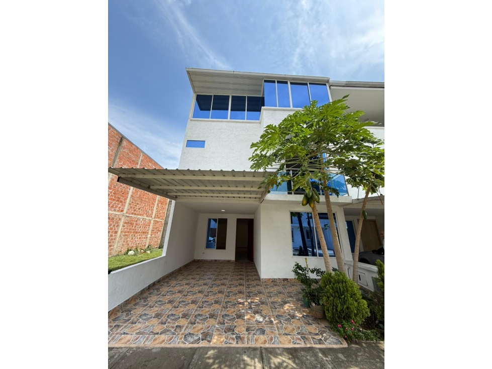 CASA EN VENTA 3 PISOS FULL ACABADOS SECTOR EL MANA JAMUNDI