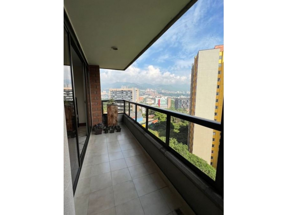 VENDO APARTAMENTO EN EL POBLADO - LA AGUACATALA