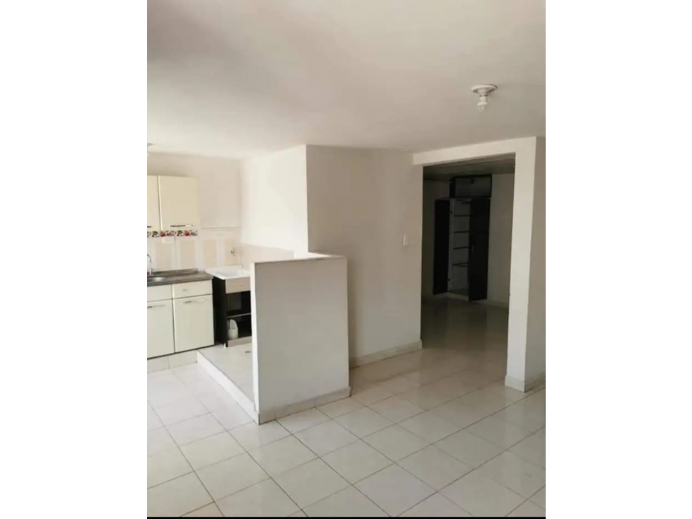 SE VENDE CASA PARA INVERSION REMODELADA DE 3 PISOS EN PANAMERICANO — foto 3