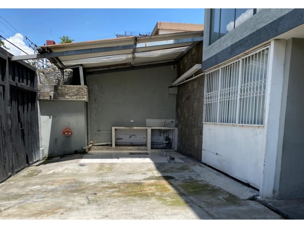 Jipijapa, Casa Comercial en Renta, 736m2, 3 Pisos - 2