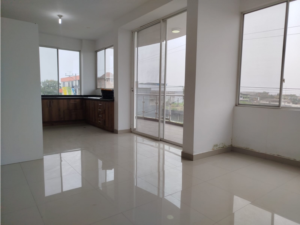 Santo Domingo, Av. Abraham Calazacon Dto en Venta, 127m2, 3 Hab - 2