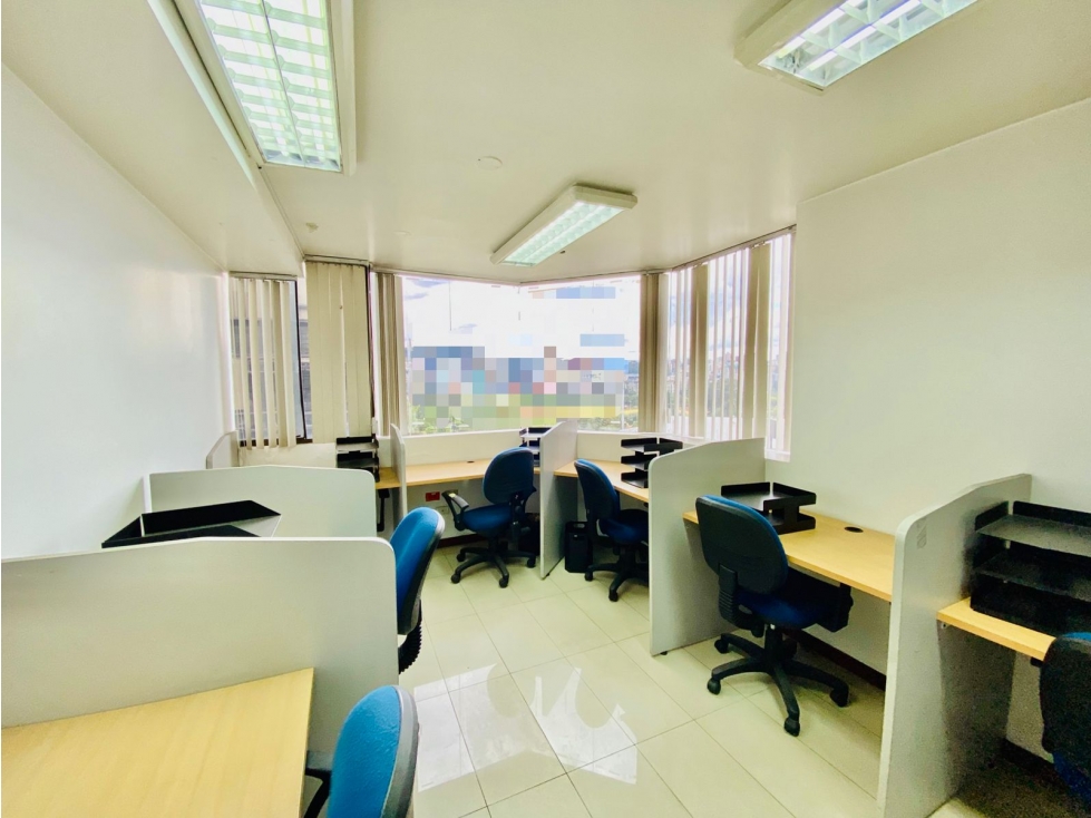 Iñaquito, Oficina en Venta, 139m2, 8 Ambientes — foto 2