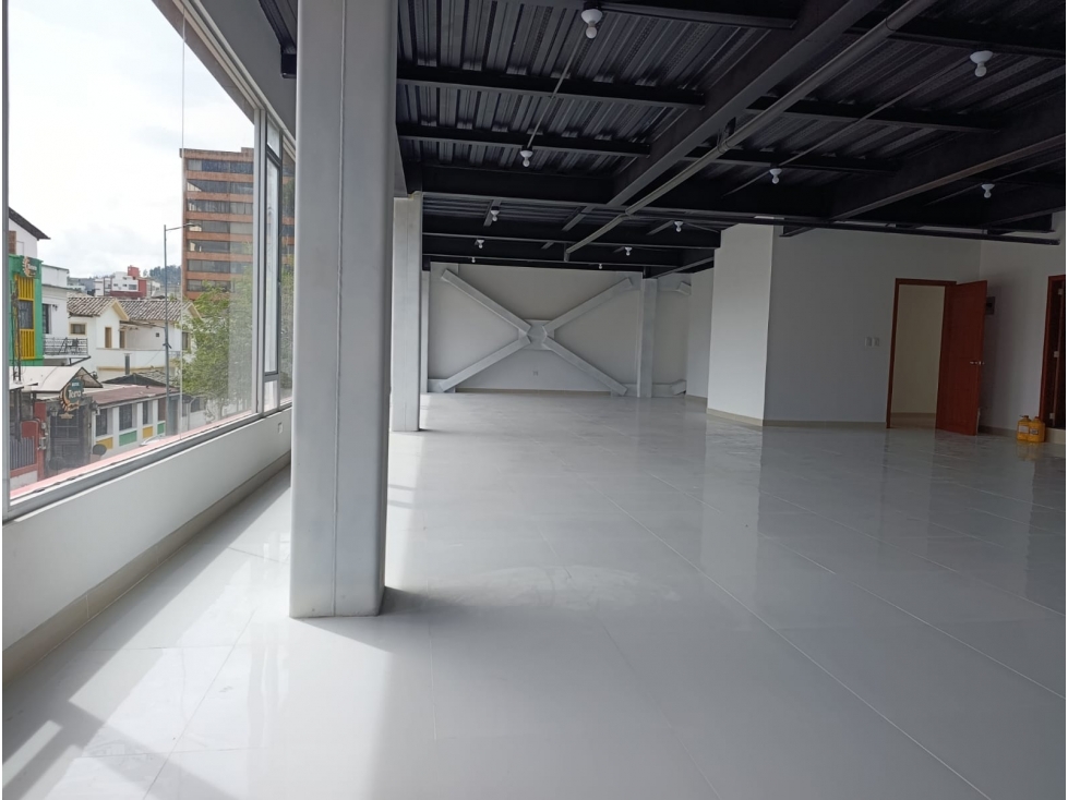 La Veintimilla, Local Comercial Duplex en Renta, 120m2, oportunidad — foto 4