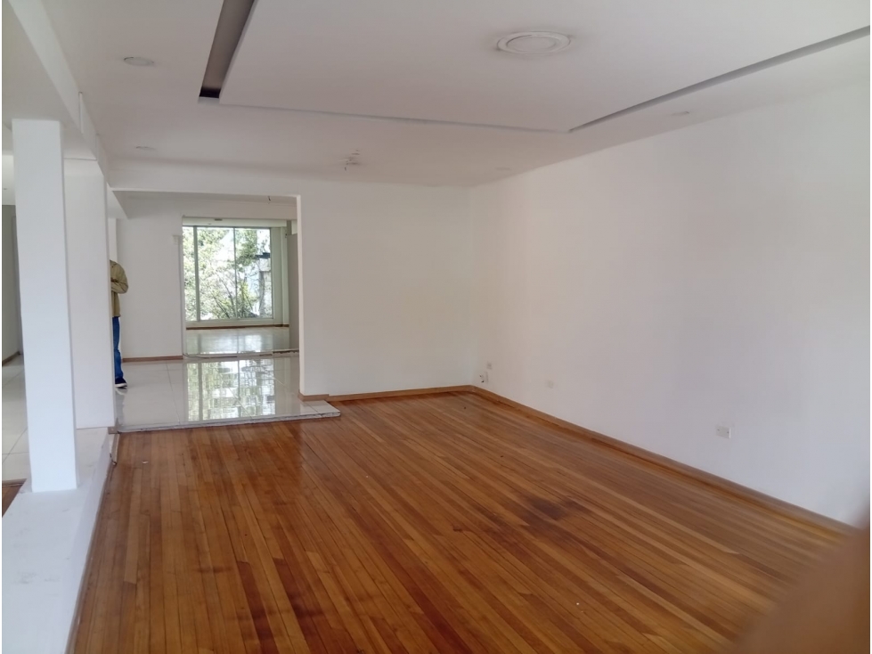 Gonzales Suarez, Casa Comercial Renta 350 m" — foto 2
