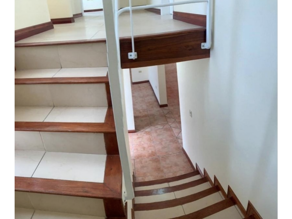 Tumbaco, La Morita Casa en Venta 232m2 , 3 dormitorios, patio 60m2 — foto 5
