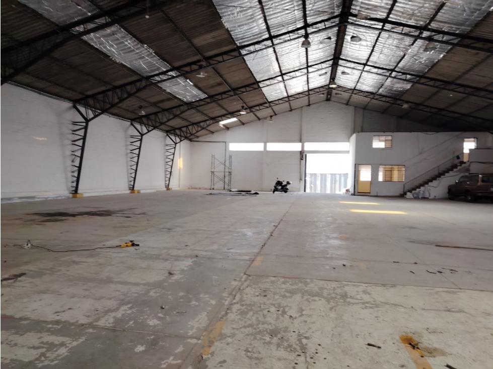 Calderón, Galpón Renta, 1250m2, 7 Ambientes, 5 Baños