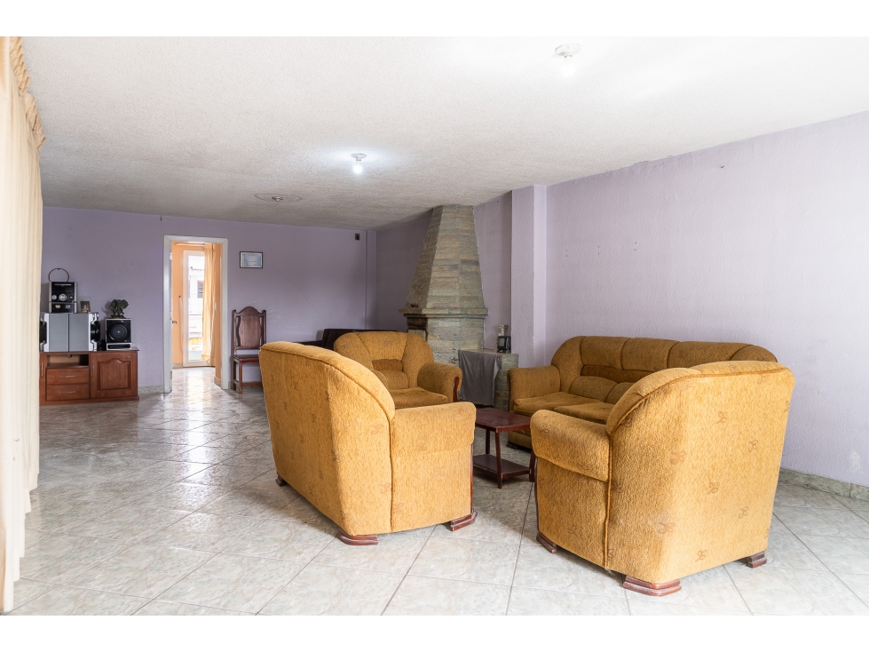 Guamani, Edificio en Venta, 740.38m2, 7 Departamentos