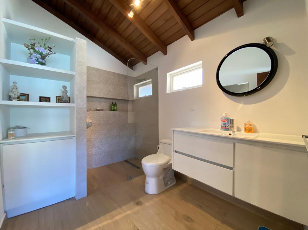 Tumbaco, Casa Amoblada o sin amoblar en Renta, 350m2, 5 Habitaciones - 6