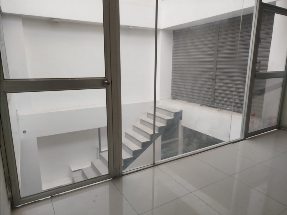 Iñaquito, Edificio Comercial en Venta, 2200m2, 10 Ambientes — foto 3