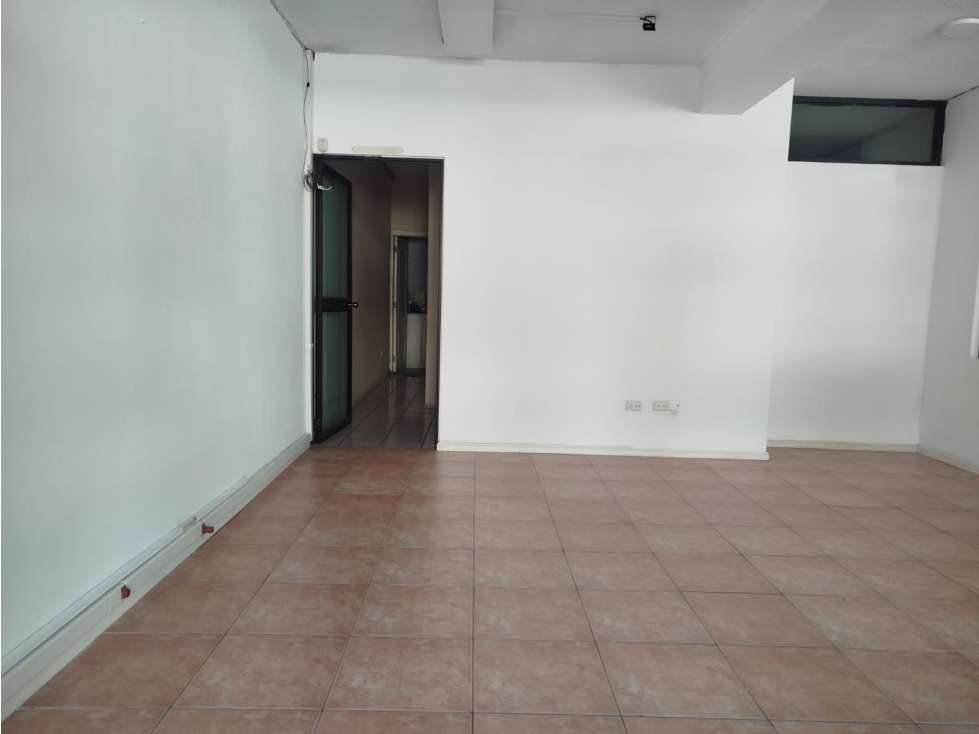 Iñaquito Bajo, Local Comercial en Venta, 74m2, 1 Ambiente - 5