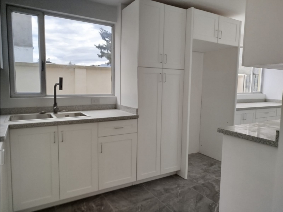La Pampa,Pomasqui Departamento en Venta, 124m2, 3 Hab.nuevo — foto 2