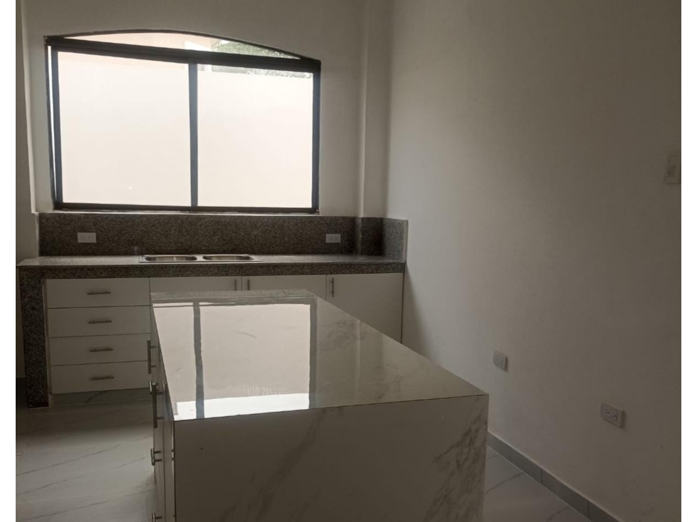 Samborondón, Hermosa Casa en Venta, 600m2 — foto 3