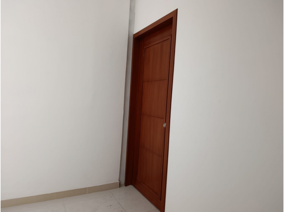La Veintimilla, Local Comercial Duplex en Renta, 120m2, oportunidad — foto 6