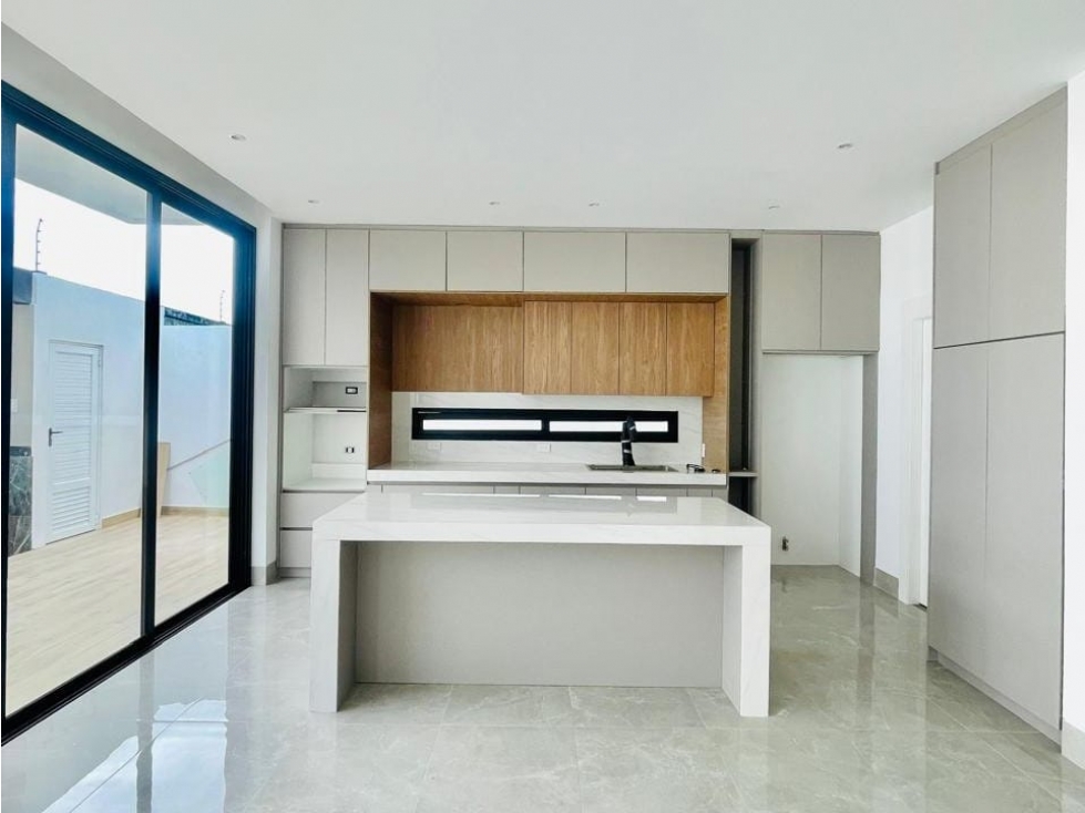 Samborondón, Hermosa Casa en Venta, 260m2 — foto 4