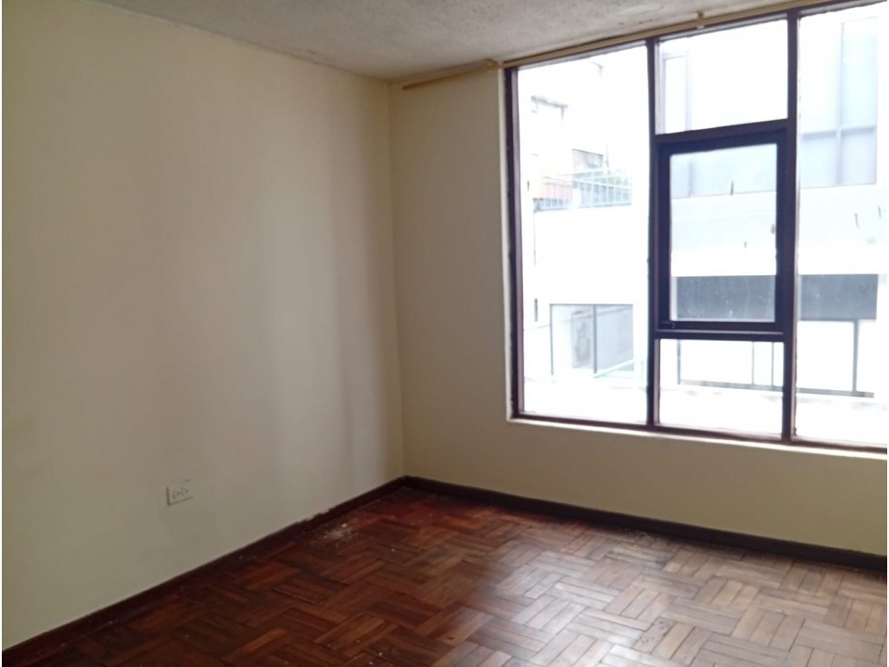 Rumipamba, Oficina en Renta, 120m2 - 3