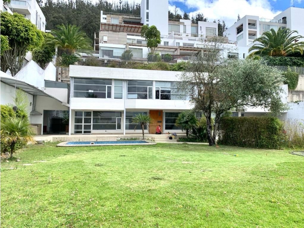 Cumbayá casa sin muebles, 5 habitaciones, 4 parqueaderos,380m2 - 1