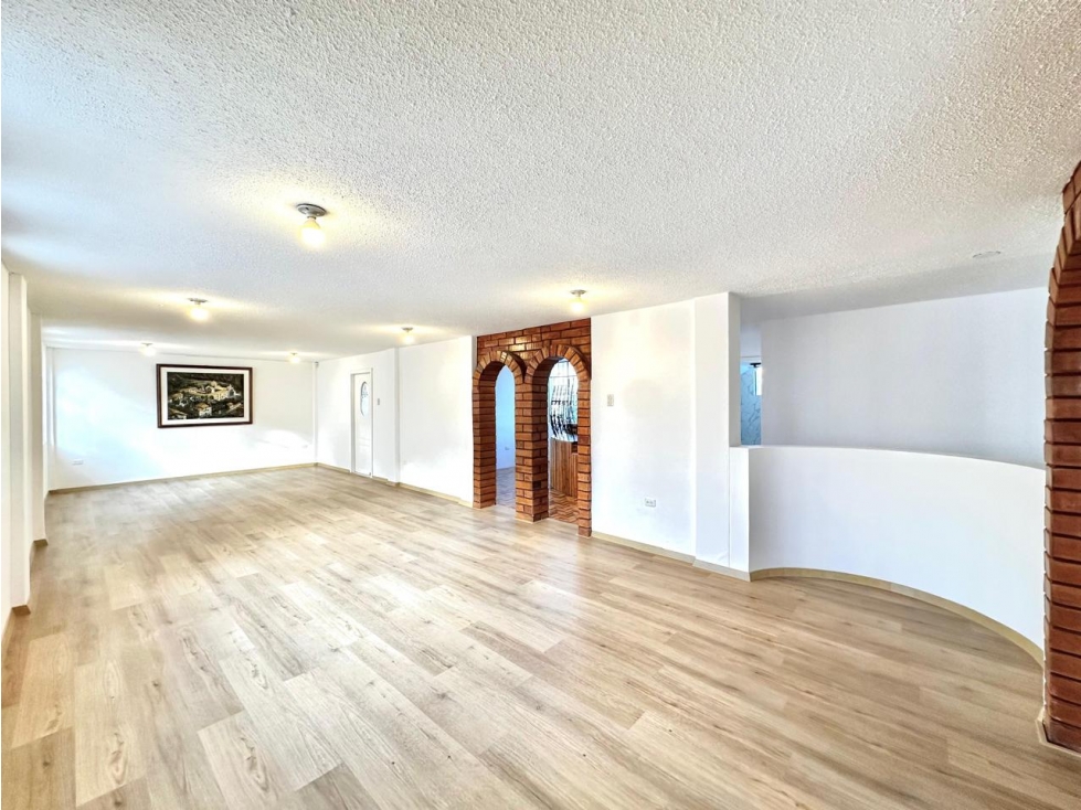 Cumbayá, casa Comercial , 4 habitaciones, 480m2, 3 parqueaderos