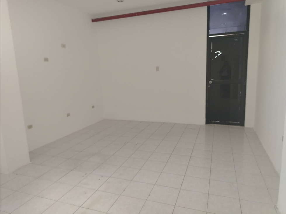 Urdesa, Local de 120m2 , dos ambientes 3 baños