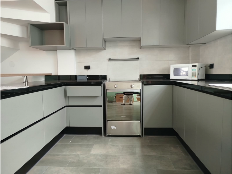 Maresa ,via a la Mitad del Mundo, Casa en Venta, 128m2, 3pisos - 1