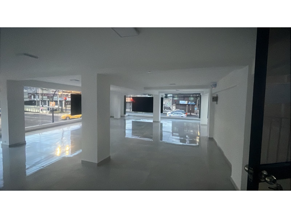 Solanda, Local Comercial en Renta, 160m2, en zona estratégica