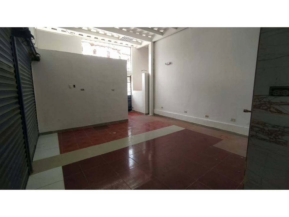 12 DE octubre, Local Comercial en Renta, 170M2 - 2