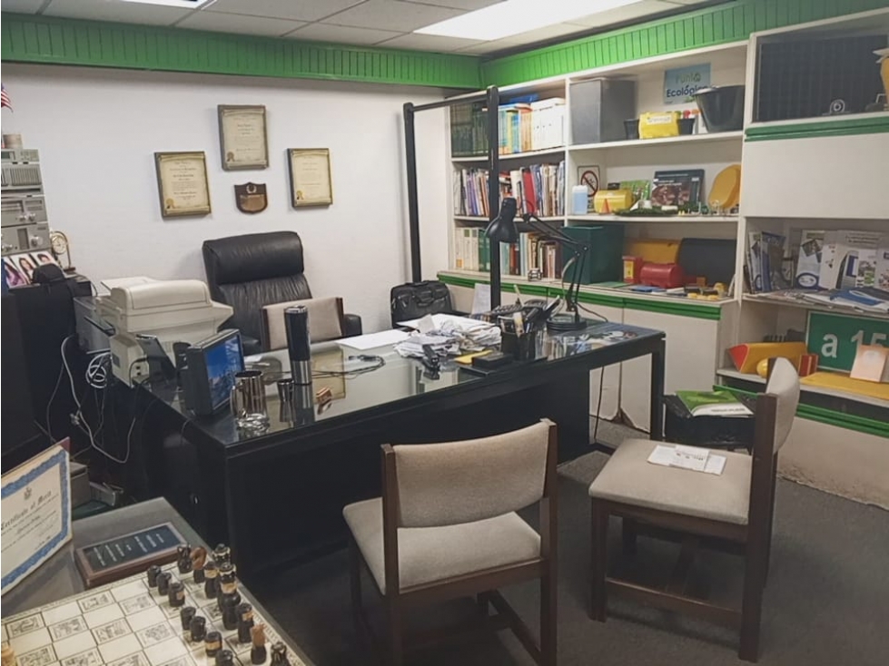 El Inca, Local Comercial en Renta, 230m2, 3 Ambientes - 1