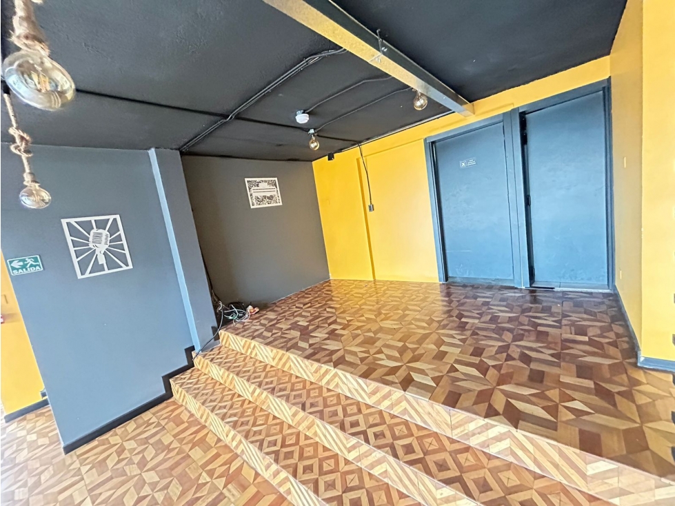 El Batán, Local Comercial en Renta, 200m2, 3 Ambientes - 6