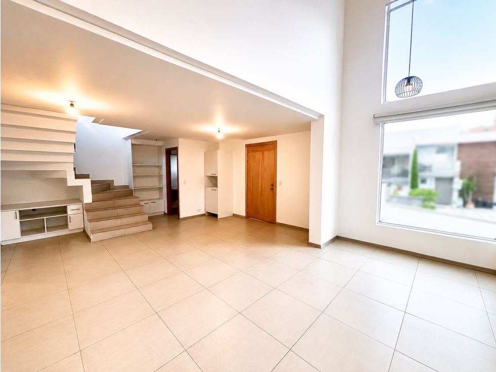 Cumbaya, Loft en venta 169.36m2, patio y terraza