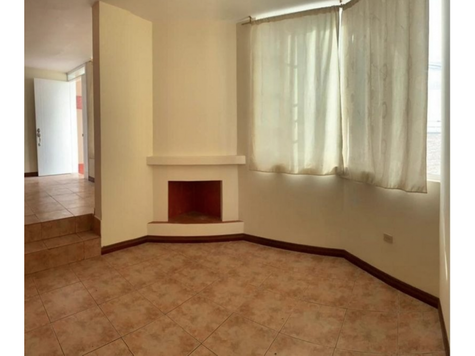 Tumbaco, La Morita Casa en Venta 232m2 , 3 dormitorios, patio 60m2