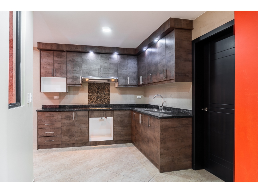 Mitad del Mundo, Casa en Venta, 137.81m2, 3 Habitaciones — foto 4
