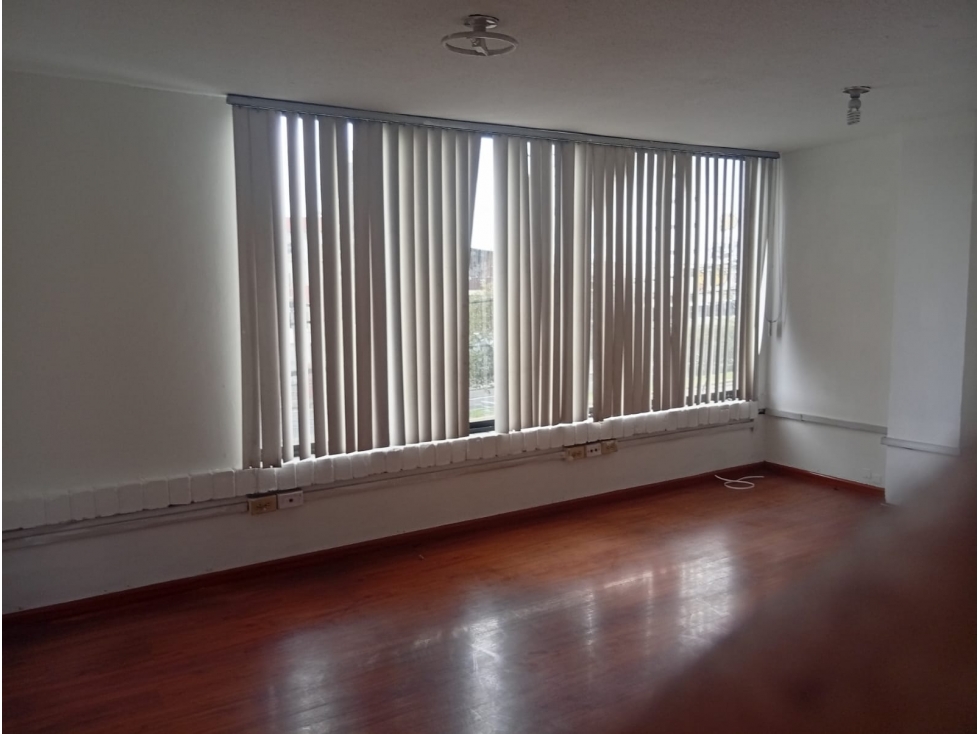 Rumipamba, Oficina en Renta, 120m2 - 1
