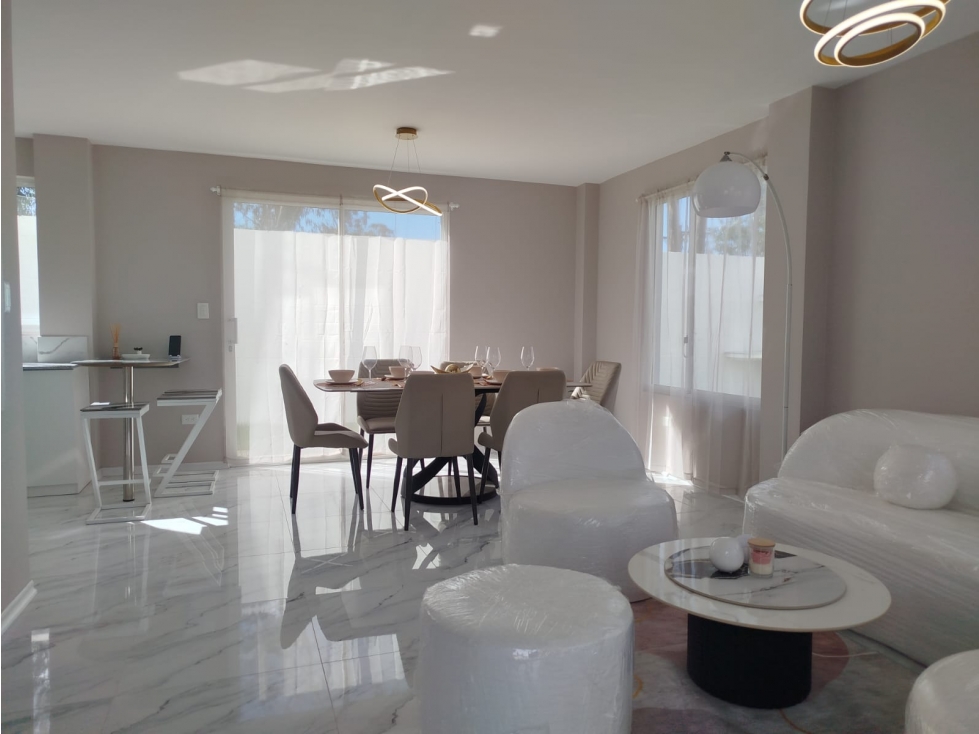 Mitad del Mundo, Casa en Venta, 165m2 con patio área verde — foto 5