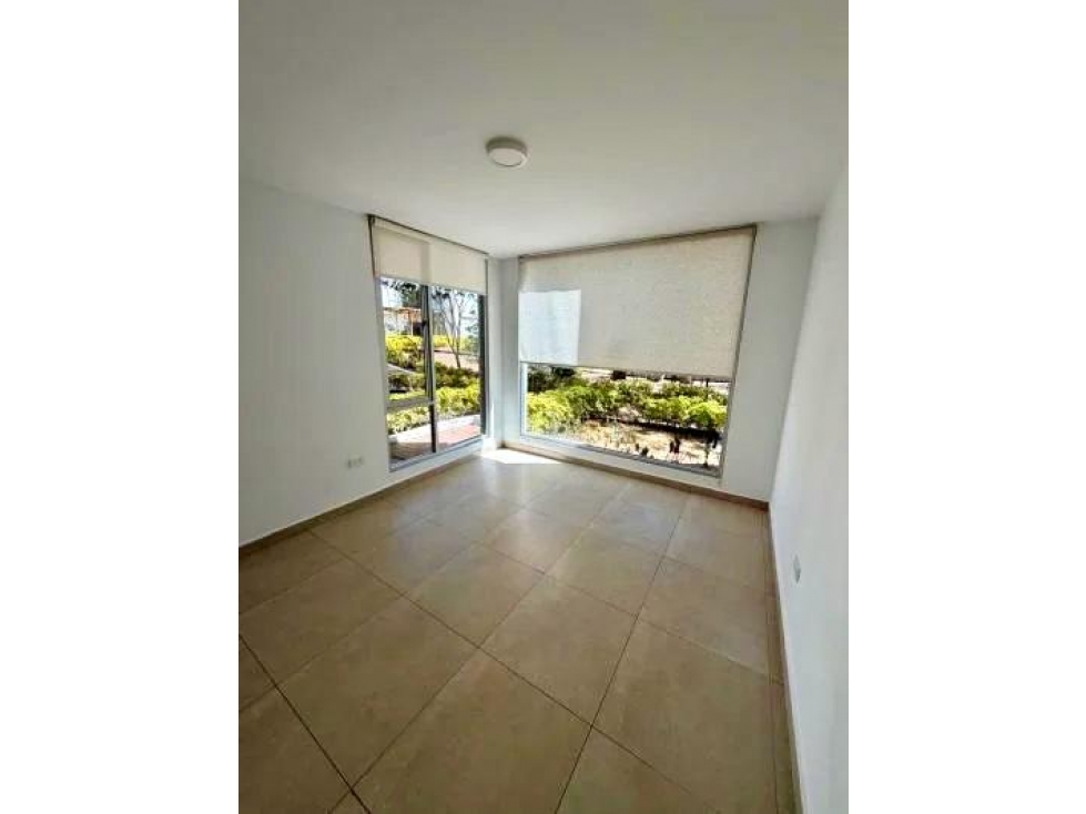 Nayón, renta casa 180 m2, 4 habitaciones, 2 parqueaderos — foto 2