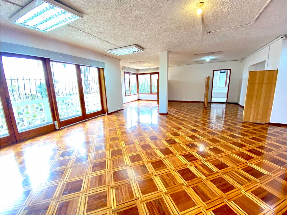 El Batán, Casa Comercial en Renta, 937m2, 18 Ambientes - 1