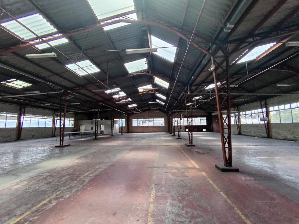 Galo Plaza, Galpón en Renta, 4603,50m2, 2 Pisos - 5