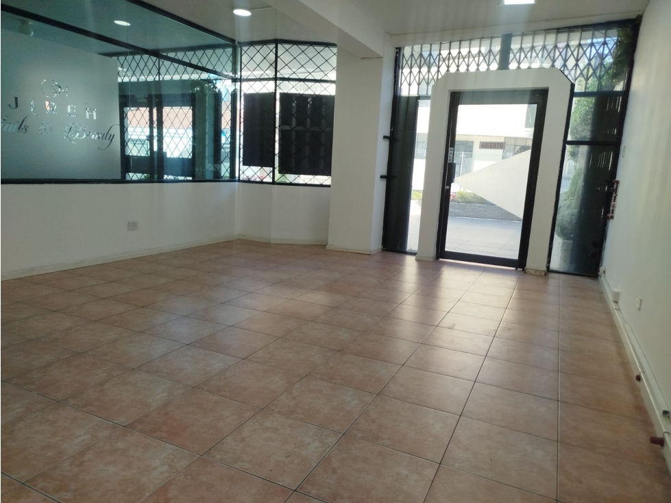 Iñaquito Bajo, Local Comercial en Venta, 74m2, 1 Ambiente - 1