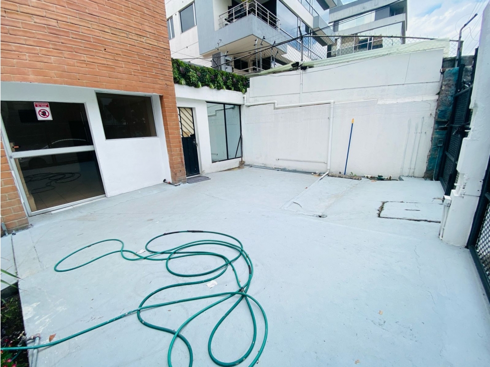Iñaquito, Edificio Comercial en Venta, 1350m2, 48 Ambientes — foto 3