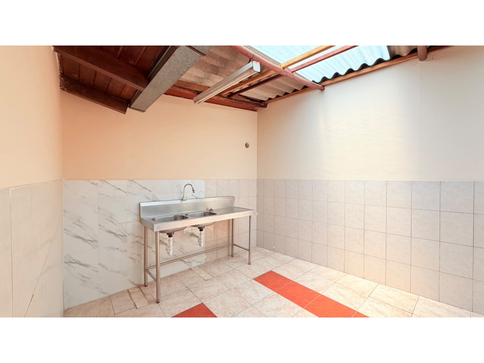 La Pradera, Local Comercial en Renta, 250m2, 4 baños, uso comercial — foto 4