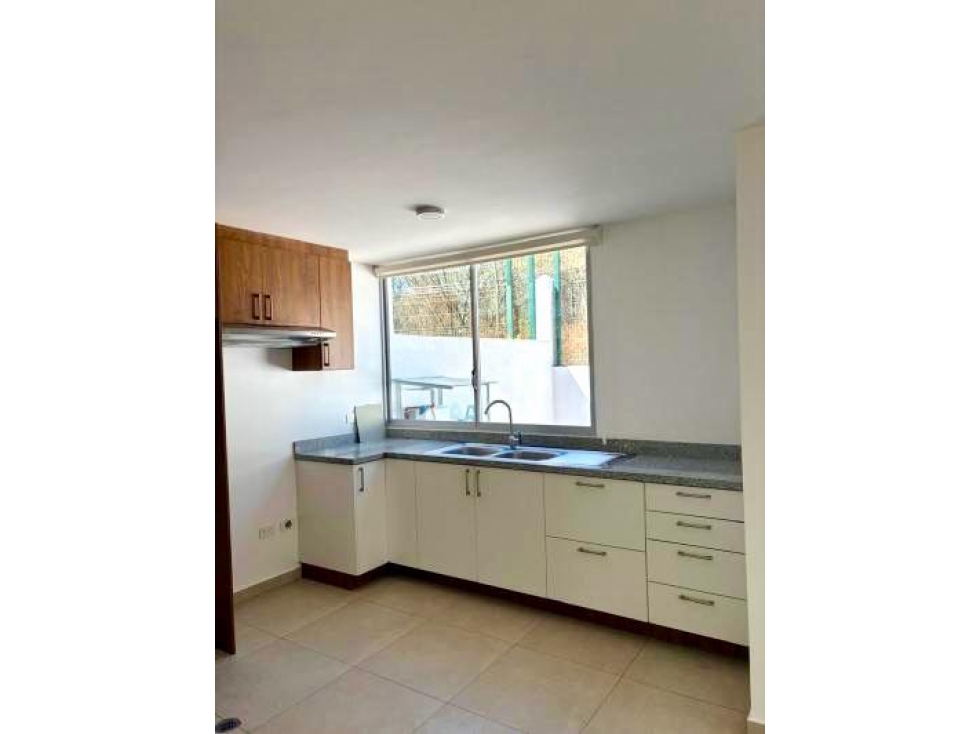 Nayón, renta casa 180 m2, 4 habitaciones, 2 parqueaderos — foto 3