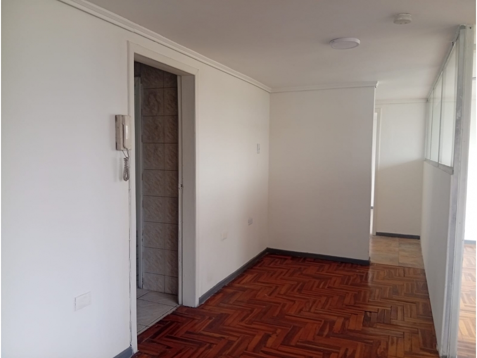 Rumipamba, Oficina en Renta, 120m2 - 3