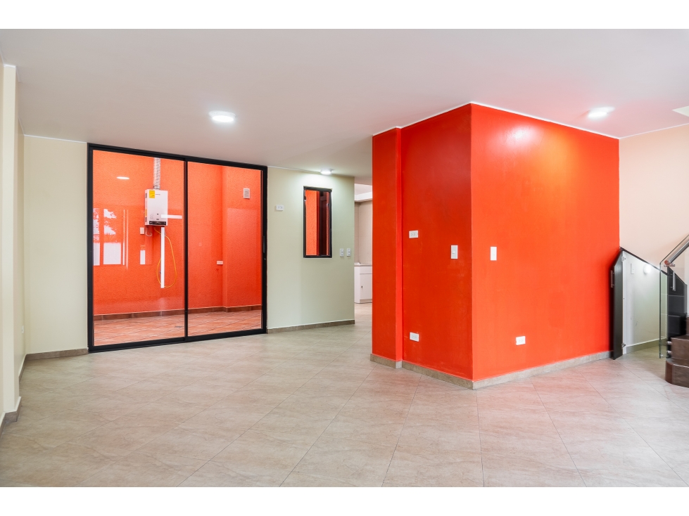Mitad del Mundo, Casa en Venta, 137.81m2, 3 Habitaciones — foto 2