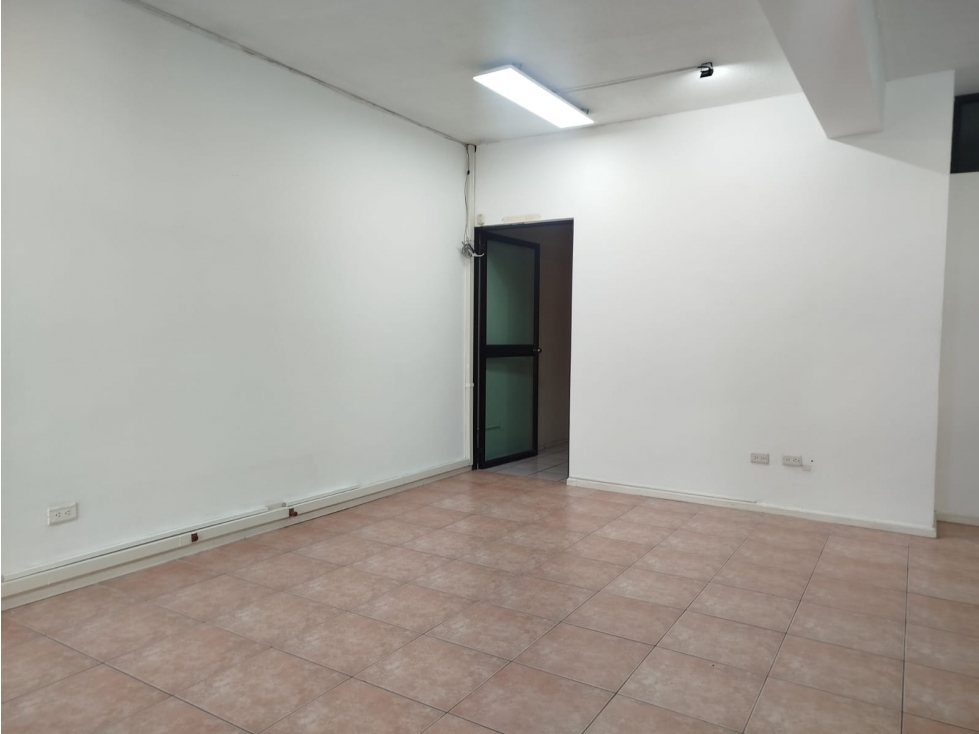 Iñaquito Bajo, Local Comercial en Venta, 74m2, 1 Ambiente - 6