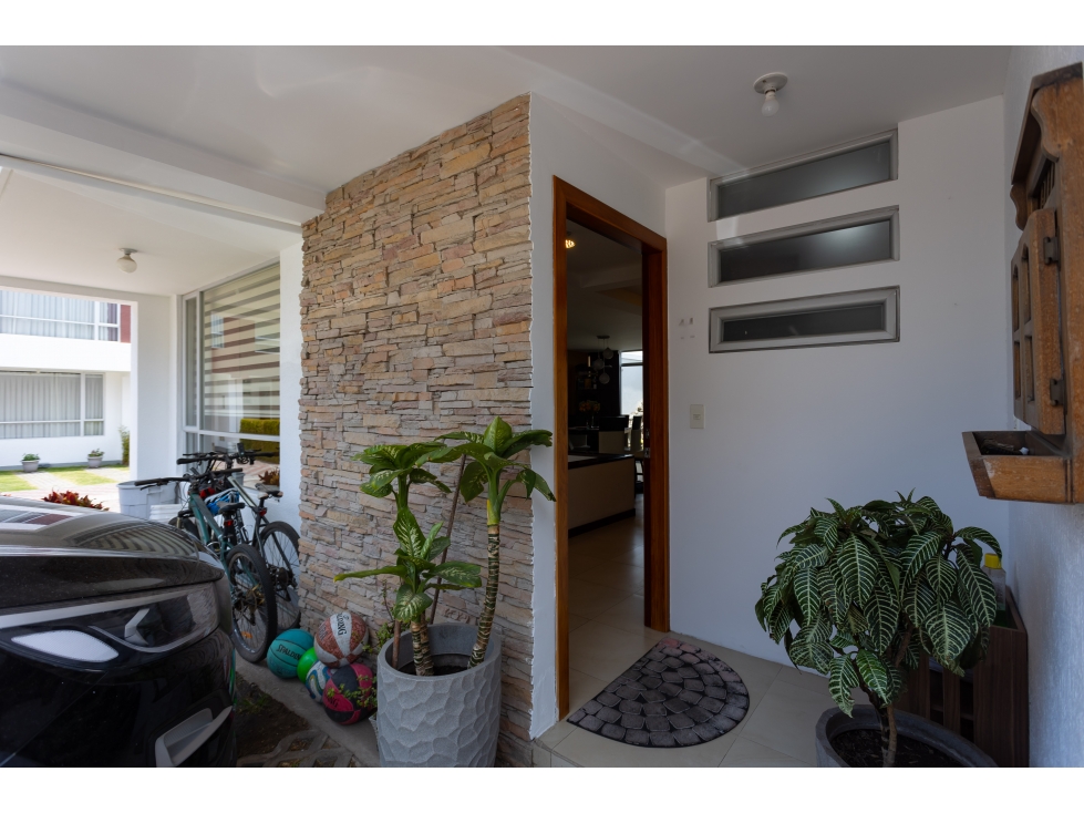 Tumbaco, Casa en Venta, 3 dormitorios, terraza exclusiva, 250m2 — foto 5