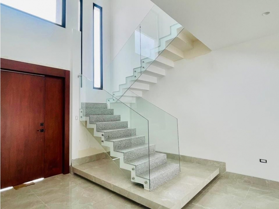 Samborondón, Hermosa Casa en Venta, 260m2 — foto 6