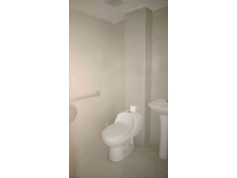 Urdesa, Local Comercial en Renta, 228m2 - 4