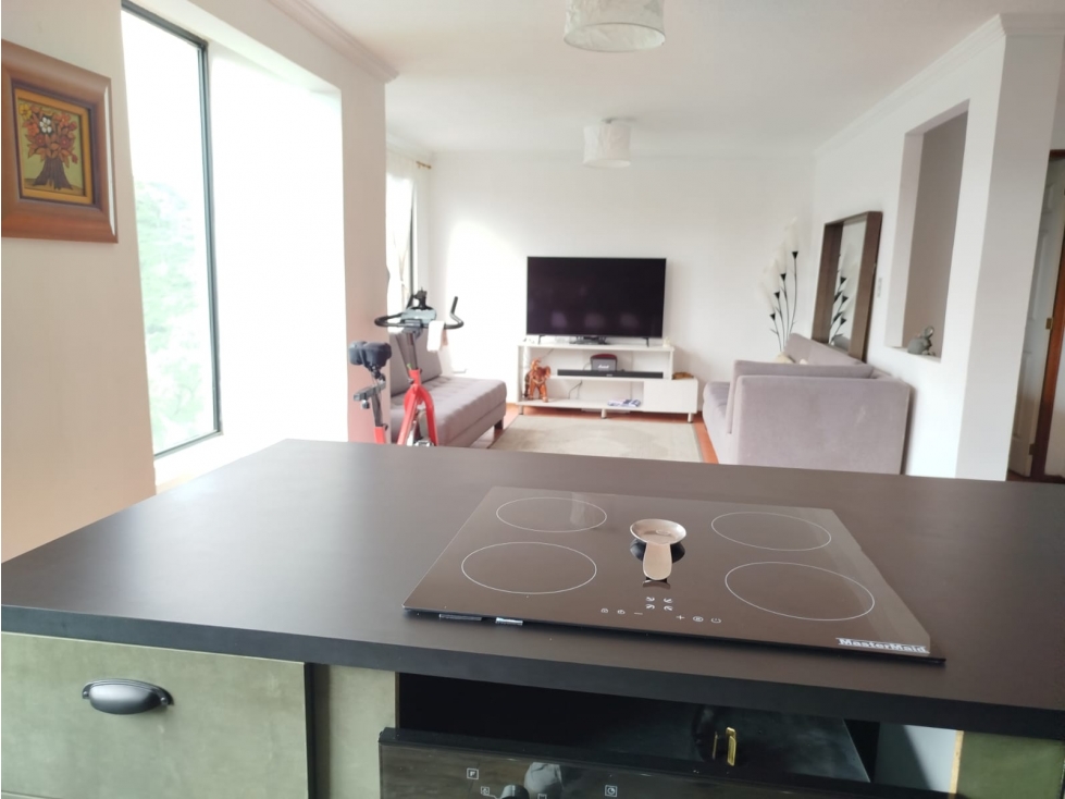 Pusuqui, Casa en Venta, 287m2 3plantas,jardin — foto 2