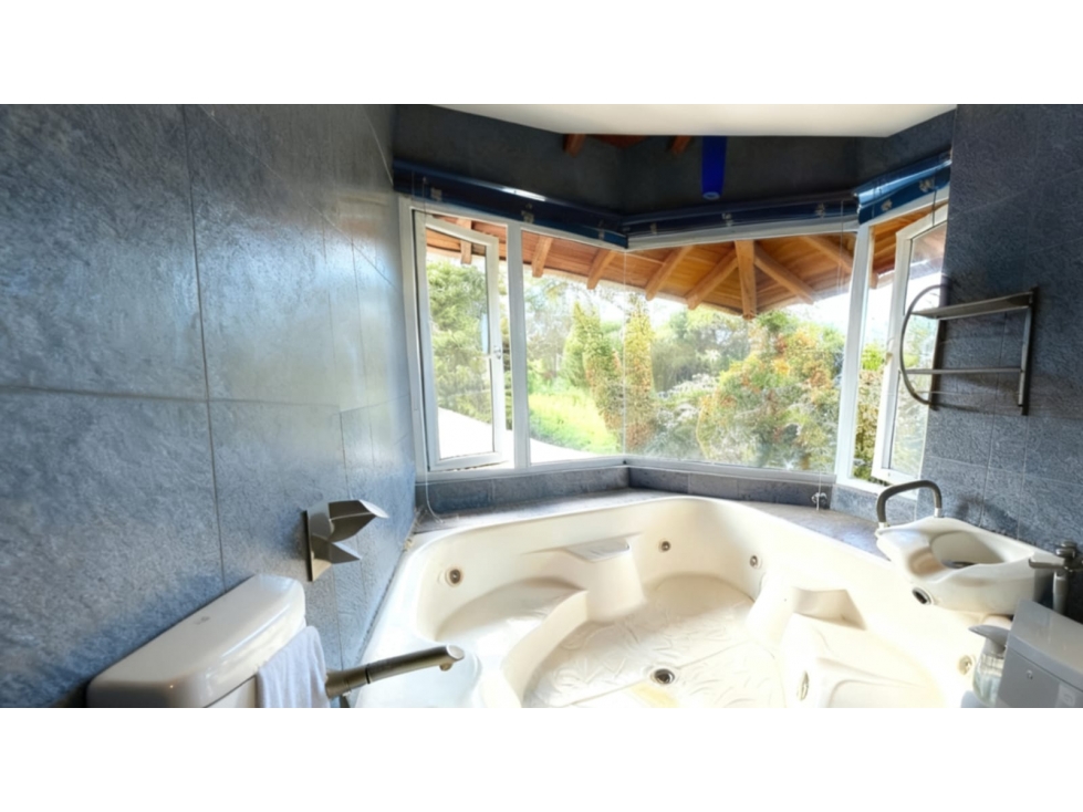 Cumbayá, Hermosa Casa en Venta, 800m2 — foto 4