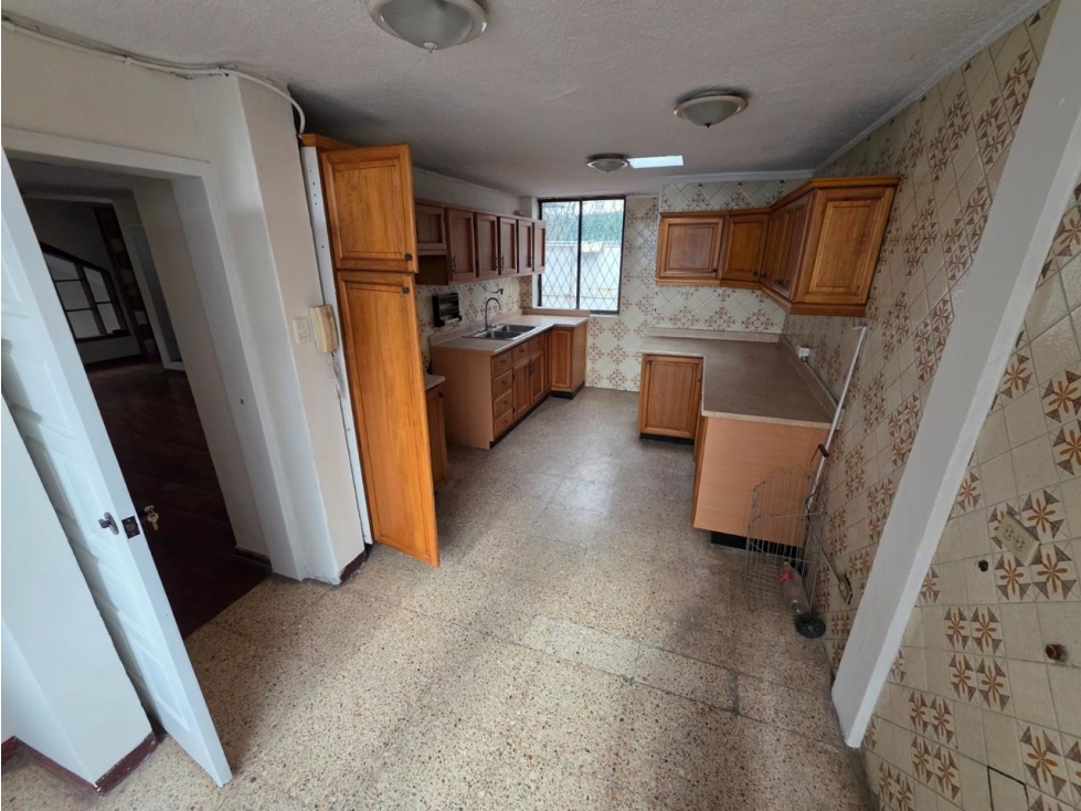 Granda Centeno, Casa en Venta, 394m2 con 2 amplios departamentos — foto 6