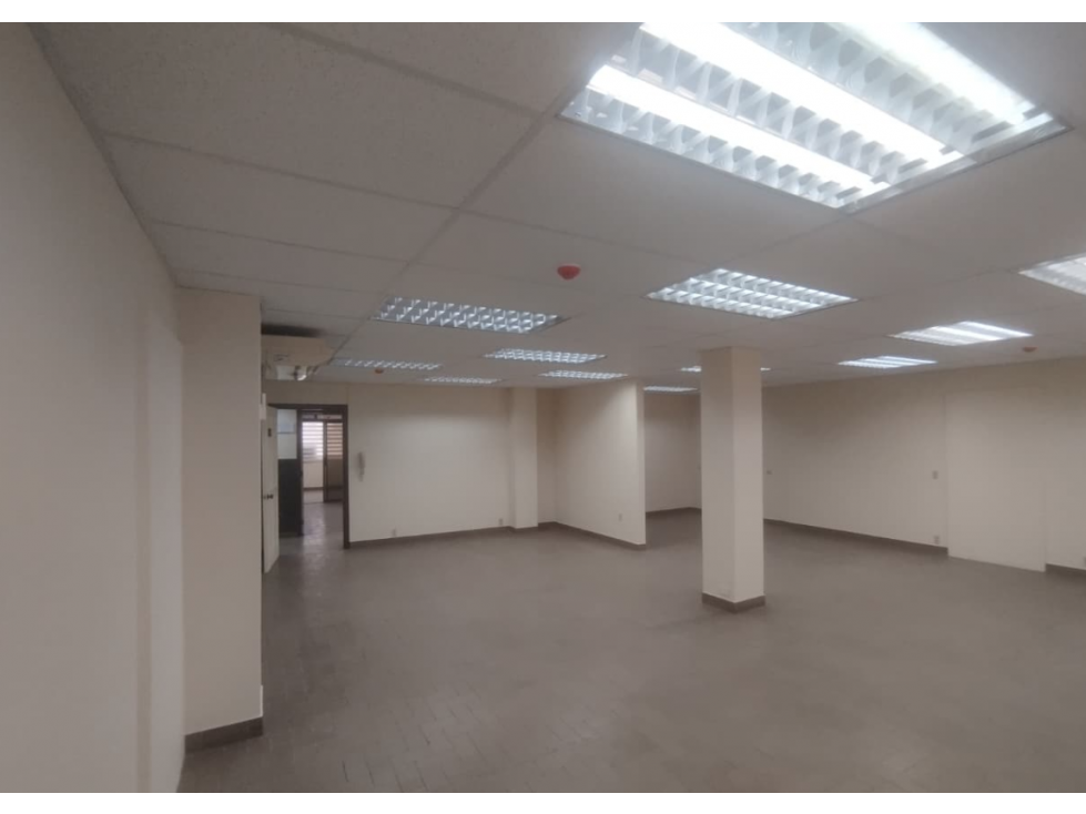 Garzota, De Oportunidad Oficina en Renta, 400m2 - 2